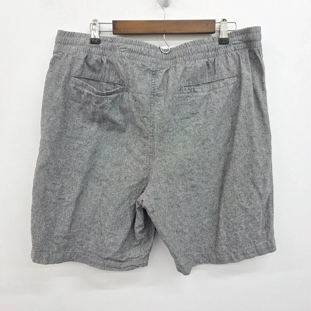Old Navy Men's Charcoal Flat Front Shorts - Picture 3 of 13
